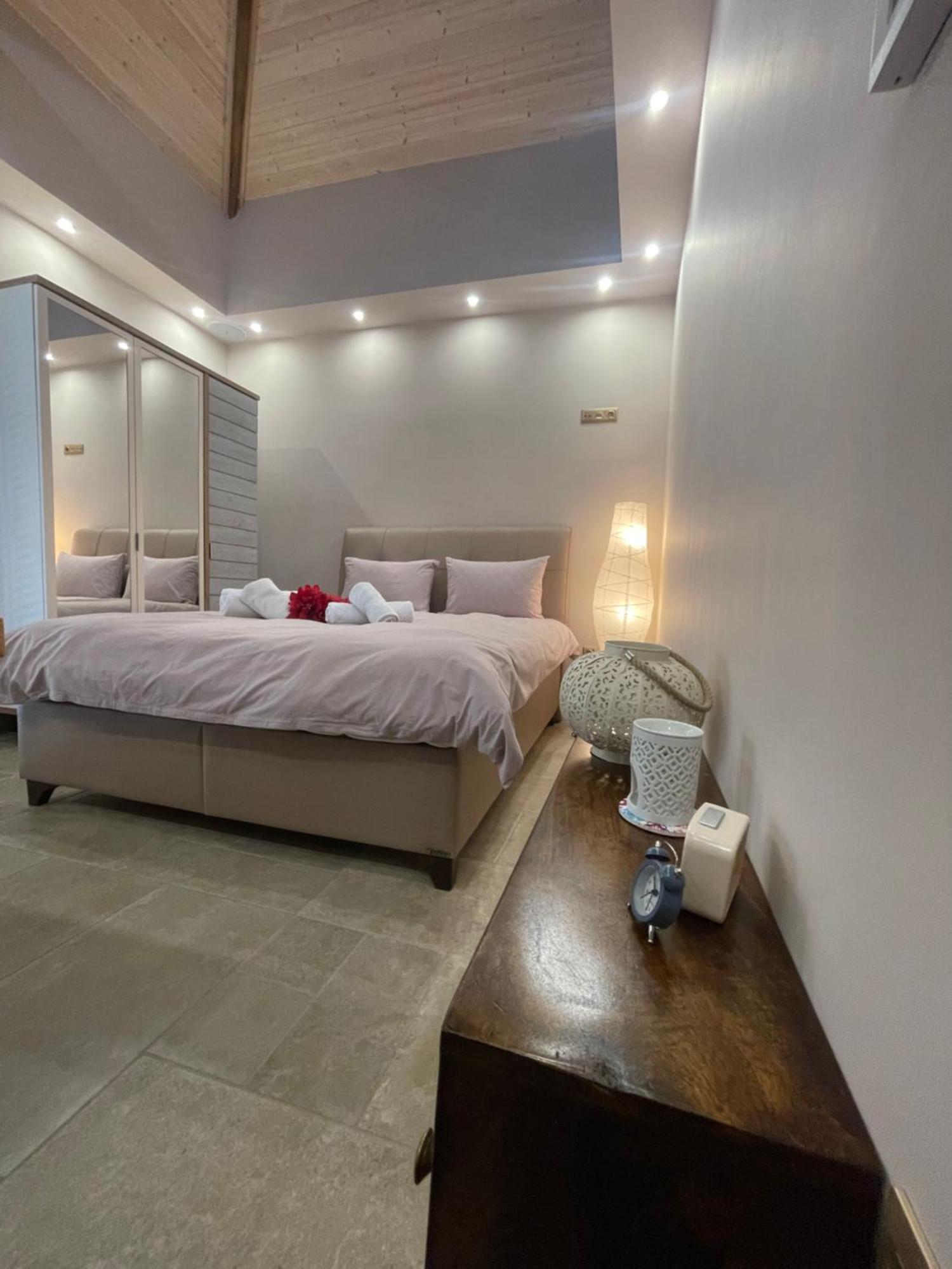 Estia Alternative Apartment Drama Bagian luar foto