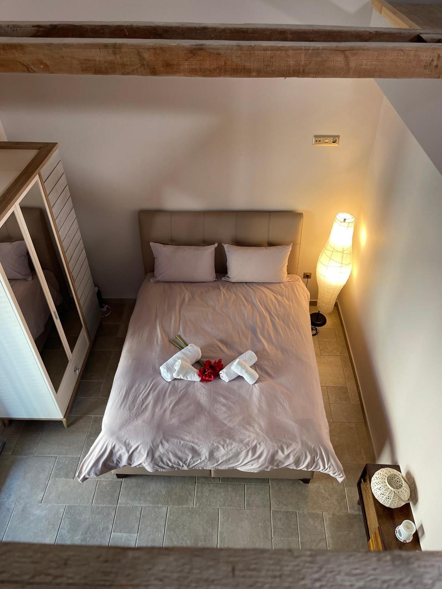 Estia Alternative Apartment Drama Bagian luar foto