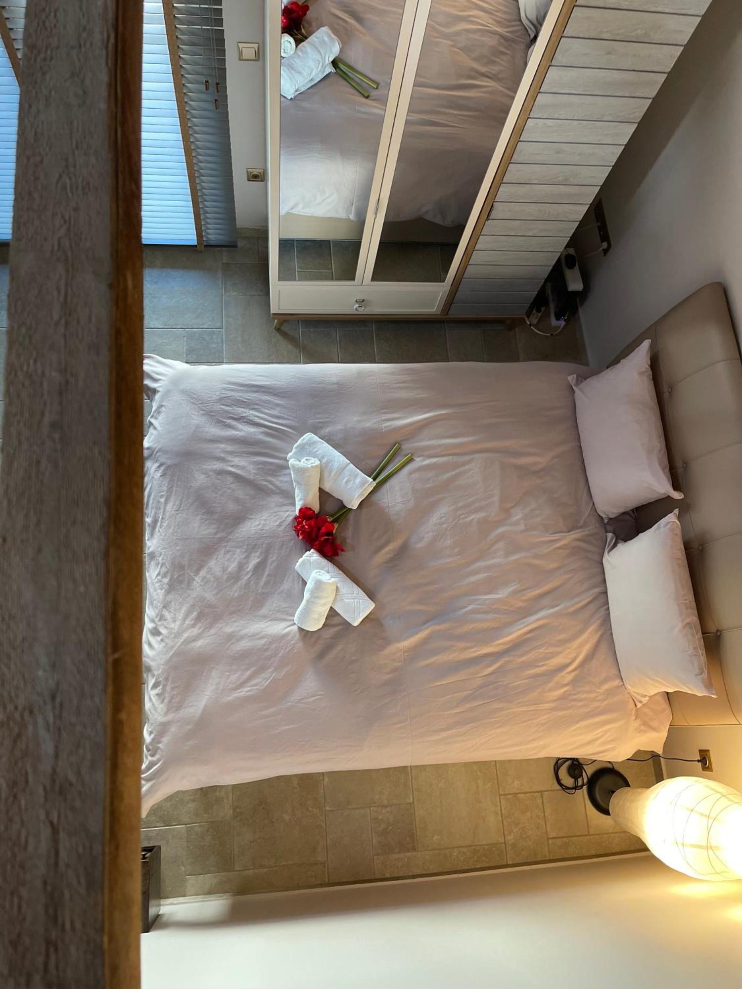 Estia Alternative Apartment Drama Bagian luar foto